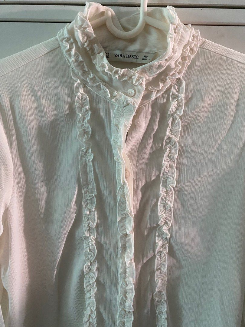 ZARA BASIC TOPS (Category: Blouses) located in Shah Alam. Submitted by enemkay (Listing ID 1250469133, Image 3). Description: Size S.