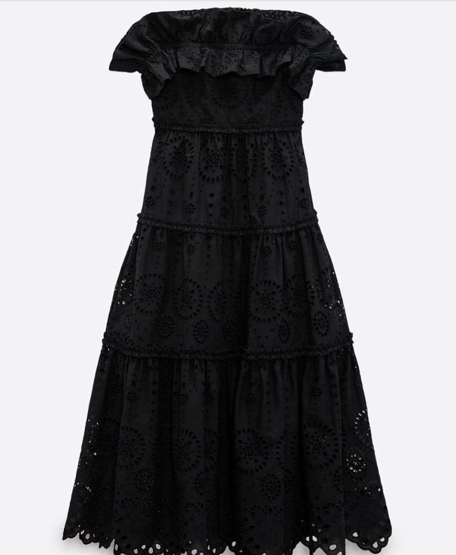 Zara Black Embroidered Dress (Category: Dresses) located in Aringay. Submitted by joanab (Listing ID 1250502492, Image 2). Description: Originally bought for 3995 sa IG Nalabhan ko na pero never pang nasuot kasi hndi kasya. Open to swap din po sa MEDIUM size. 😊.