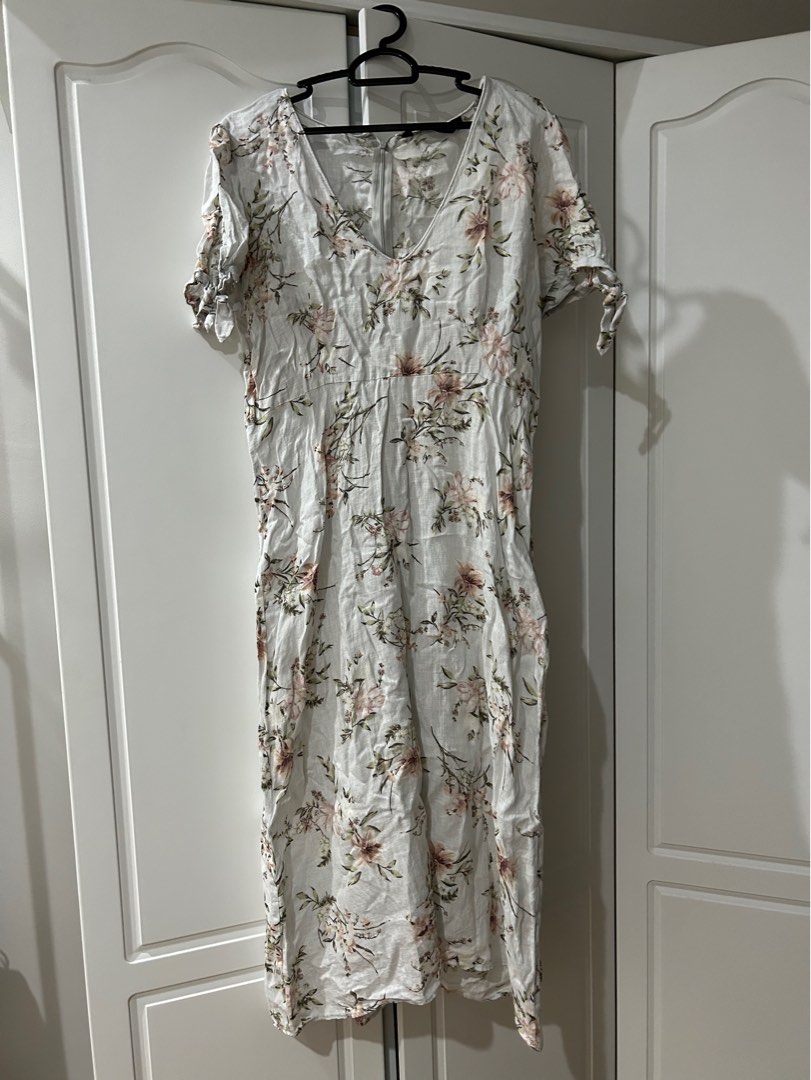 ZARA Floral Dress Women s Fashion Dresses Sets Dresses on