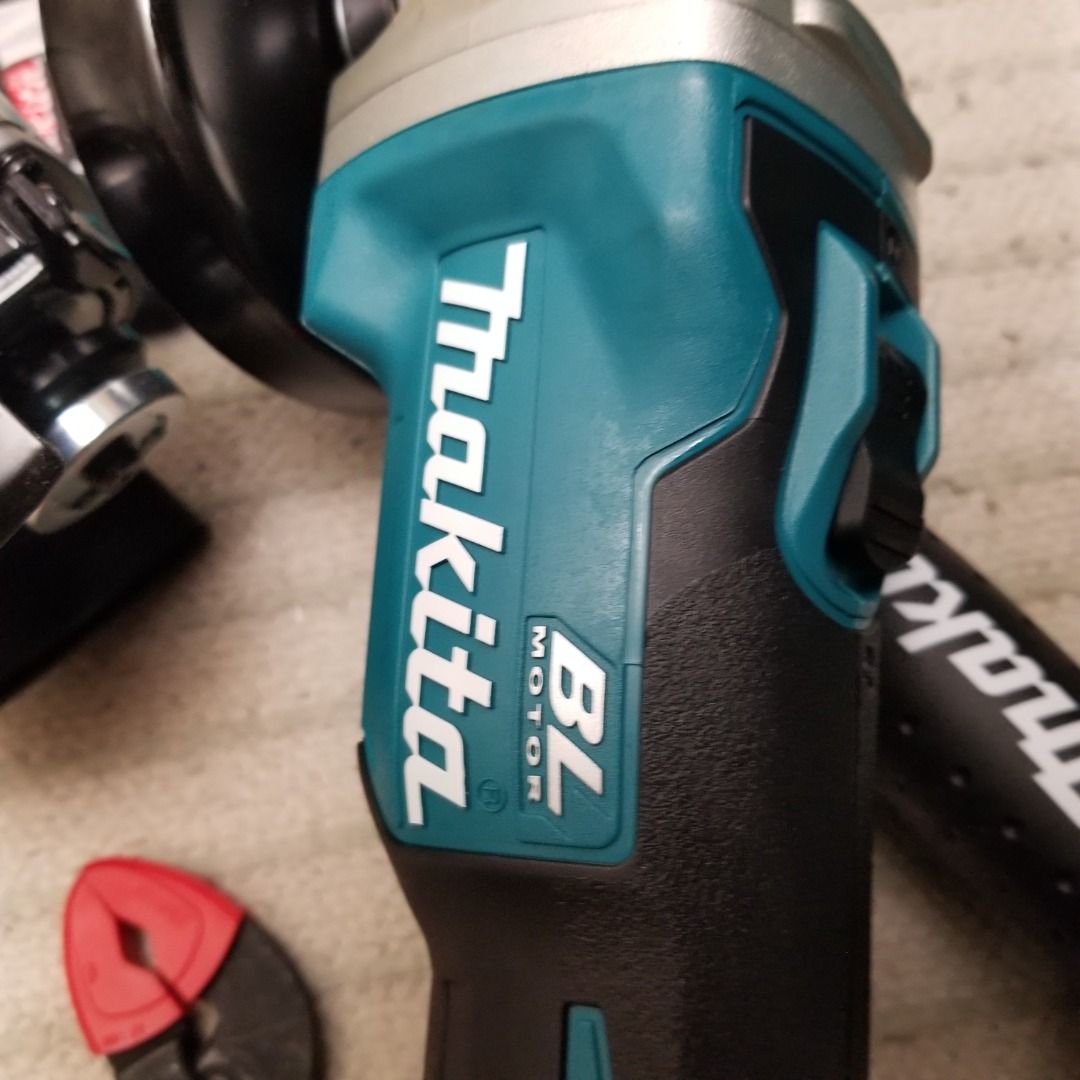 Makita M dga404 18v dga 404 Angle