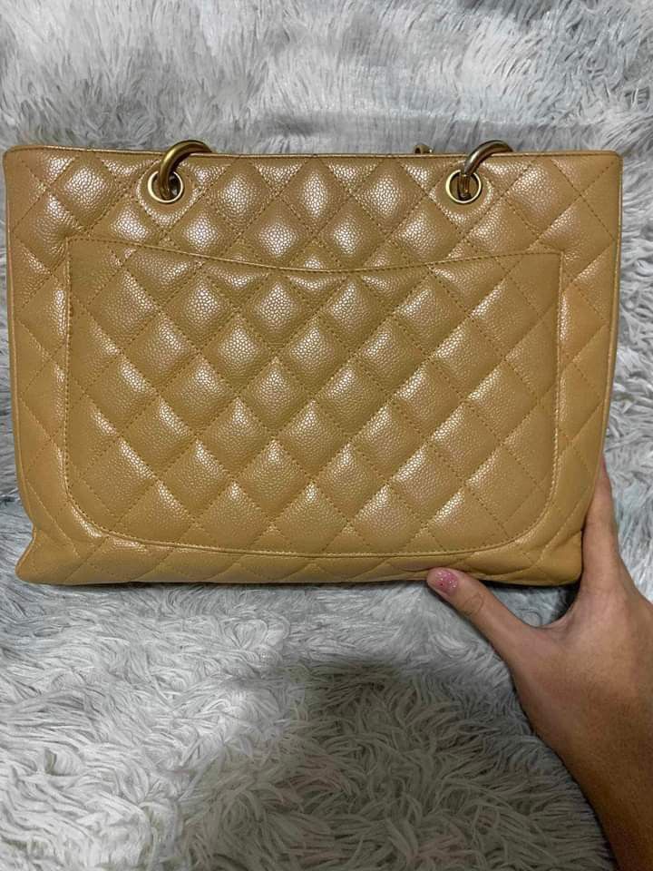 💯% Original Chanel Beige Caviar GST (Category: Luxury Bags & Wallets) located in Manila. Submitted by mippolin (Listing ID 1250591982, Image 2). Description: 💯% Original Chanel Beige Caviar GST from Japan. no issue money back guarantee if proven fake.