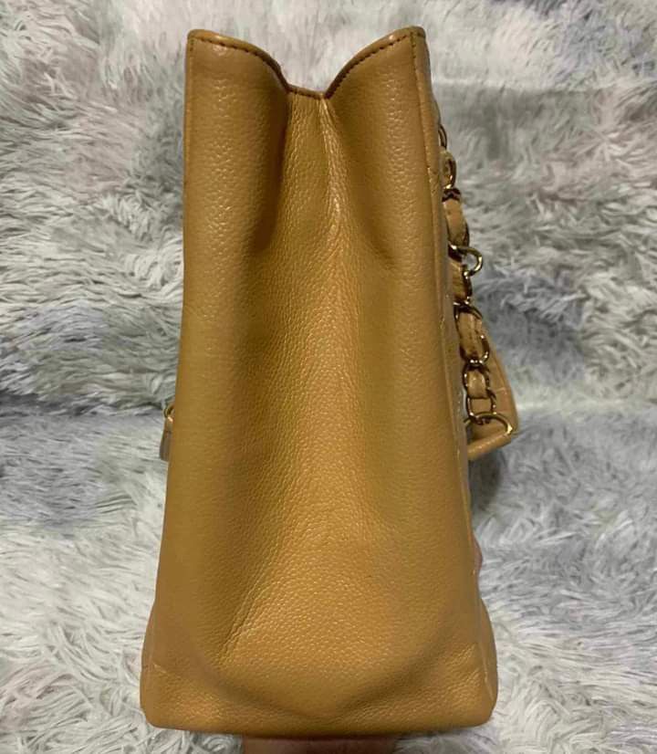 💯% Original Chanel Beige Caviar GST (Category: Luxury Bags & Wallets) located in Manila. Submitted by mippolin (Listing ID 1250591982, Image 3). Description: 💯% Original Chanel Beige Caviar GST from Japan. no issue money back guarantee if proven fake.