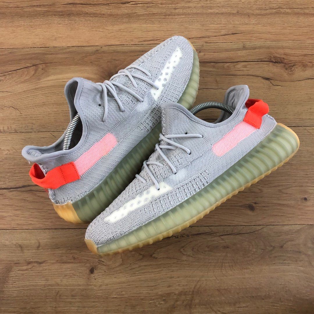Yeezy hotsell 9.5 uk