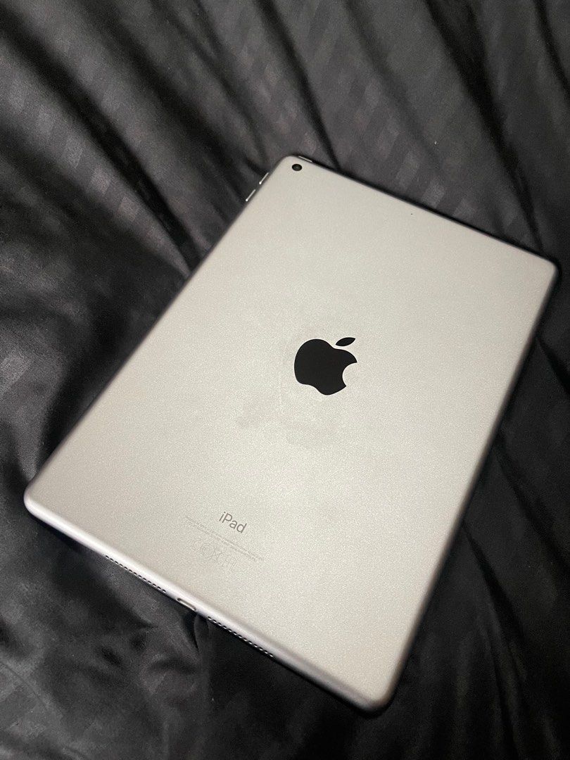 APPLE IPAD 6TH GEN 32GB (Category: iPad) located in Manila. Submitted by patrice29 (Listing ID 1250649456, Image 3). Description: .