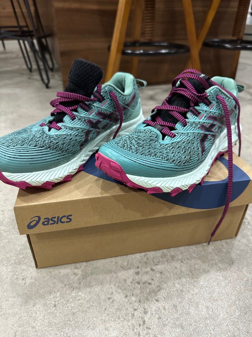 Asics trail store walking shoes