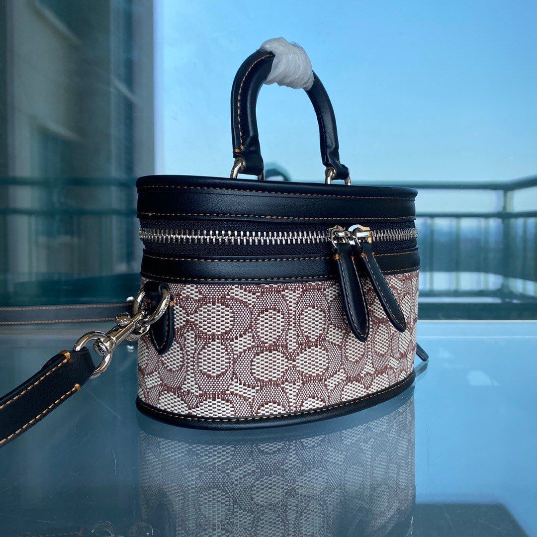 Coach trail bag signature deals