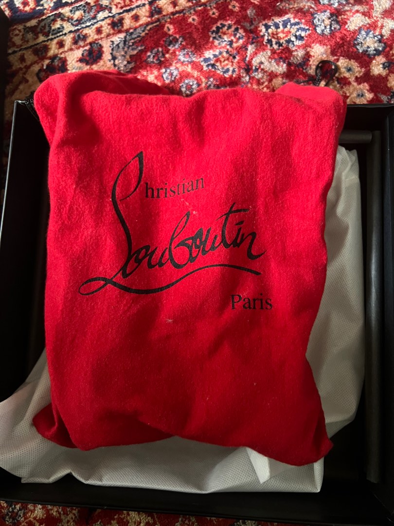 Louboutin dust bag uk deals