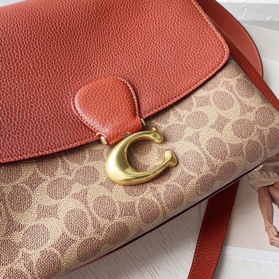 ✨ AUTHENTIC COACH BAG✨, Women's Fashion, Bags & Wallets, Shoulder Bags on  Carousell