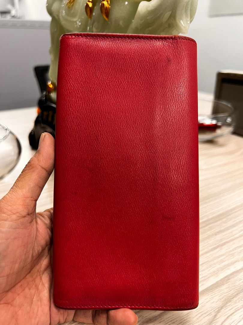 Authentic Loewe Long leather wallet (Category: Luxury Bags & Wallets) located in Cagayan de Oro. Submitted by riggstuffs (Listing ID 1250741273, Image 3). Description: Guaranteed Authentic Loewe long leather wallet Multiple card slots No flaws of each of the wallet Very clean interior Disclaimer: Riggstuffs is not associated with the brand posted. All copyright and trademark belong solely to the original brand owner..