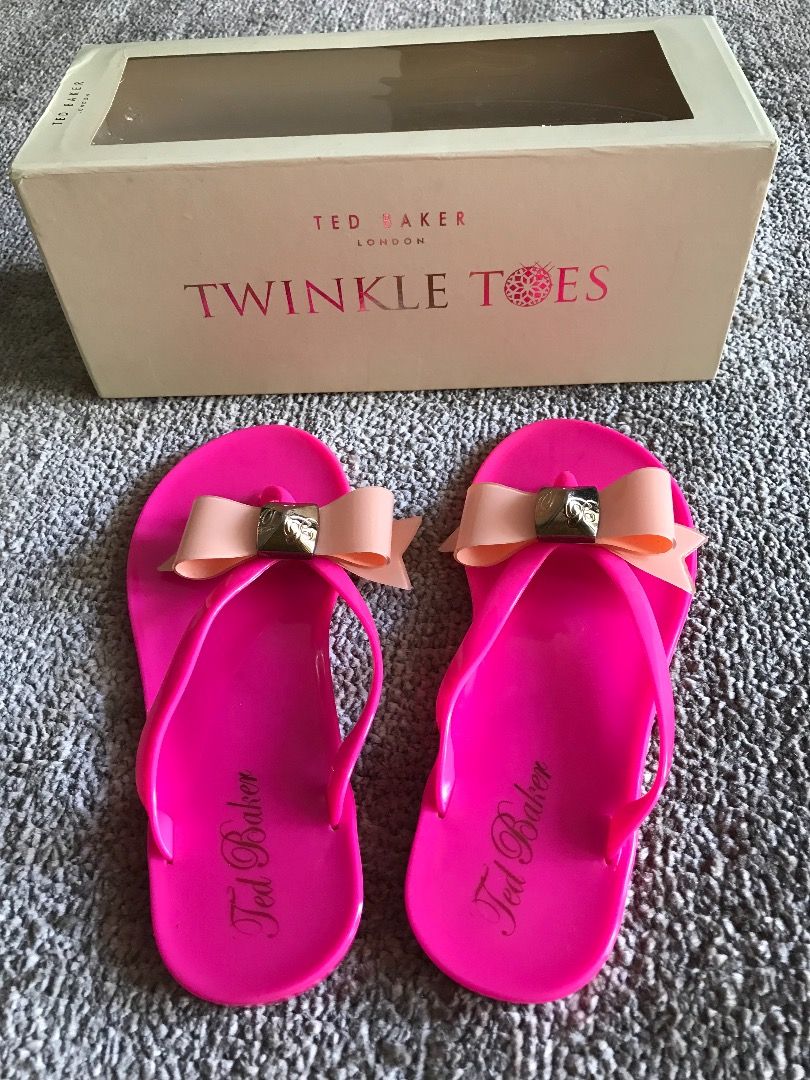 Tong ted baker store