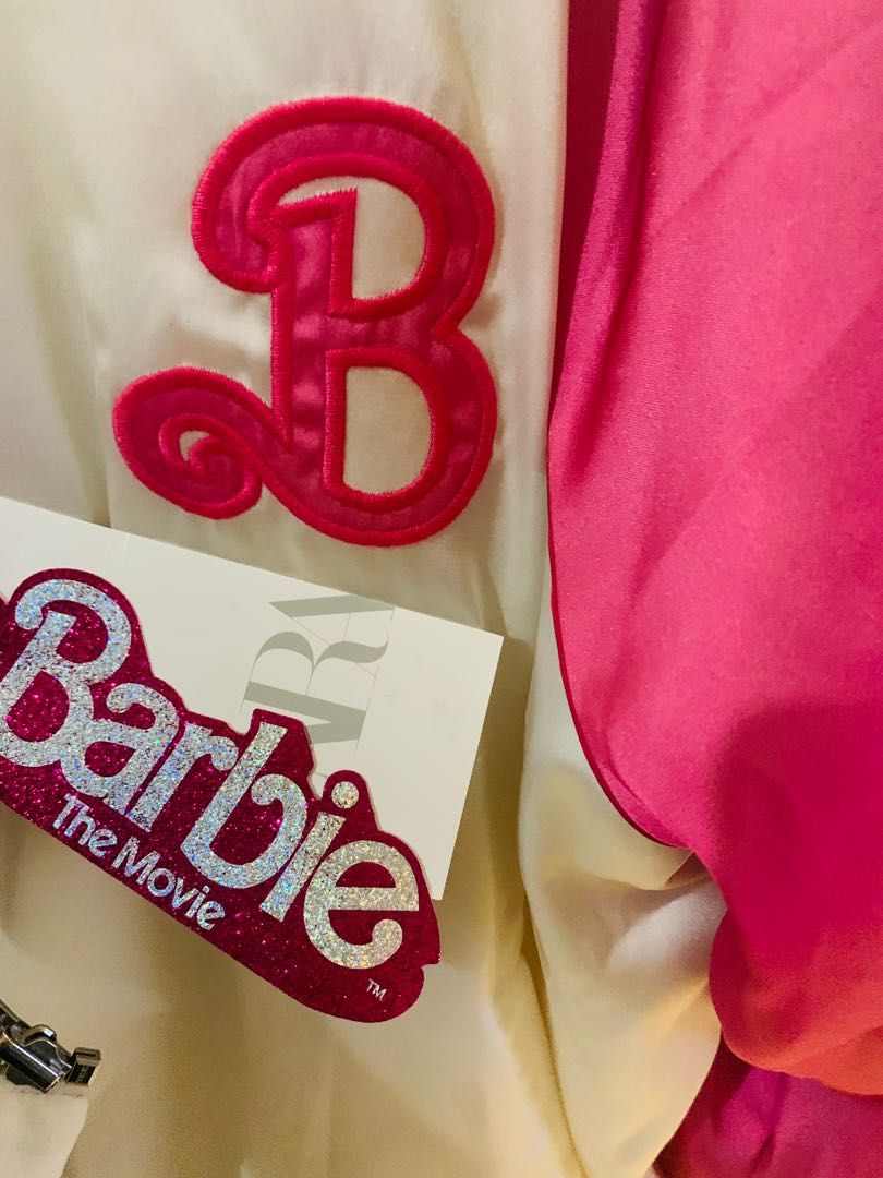 Barbie （分類：外套及戶外衣服）位於 Hong Kong。 由 celoveshopping 提交（商品編號 1250689607，圖片 5）。簡介： Barbie & Ken 雙面外套 質料靚舒服。