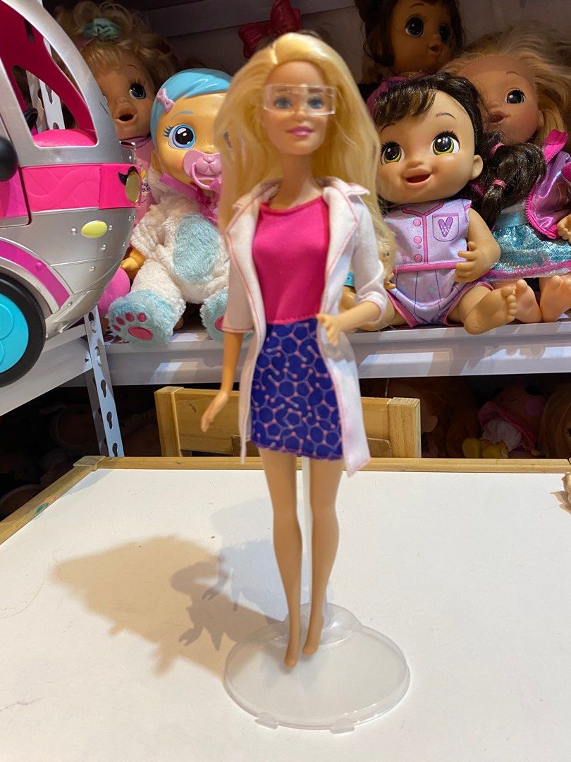 Barbie Scientist, Hobbies & Toys, Toys & Games on Carousell