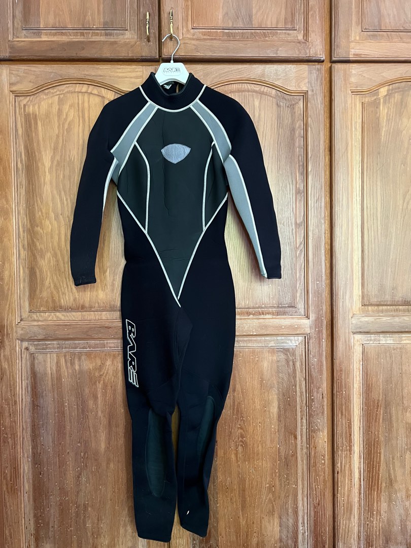 BARE wetsuit, Sports Equipment, Other Sports Equipment and Supplies on
