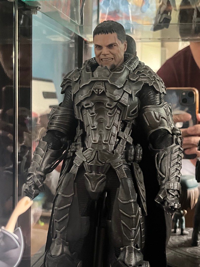 Bib Hot Toys Man Of Steel - General Zod, Hobbies & Toys, Toys & Games On  Carousell