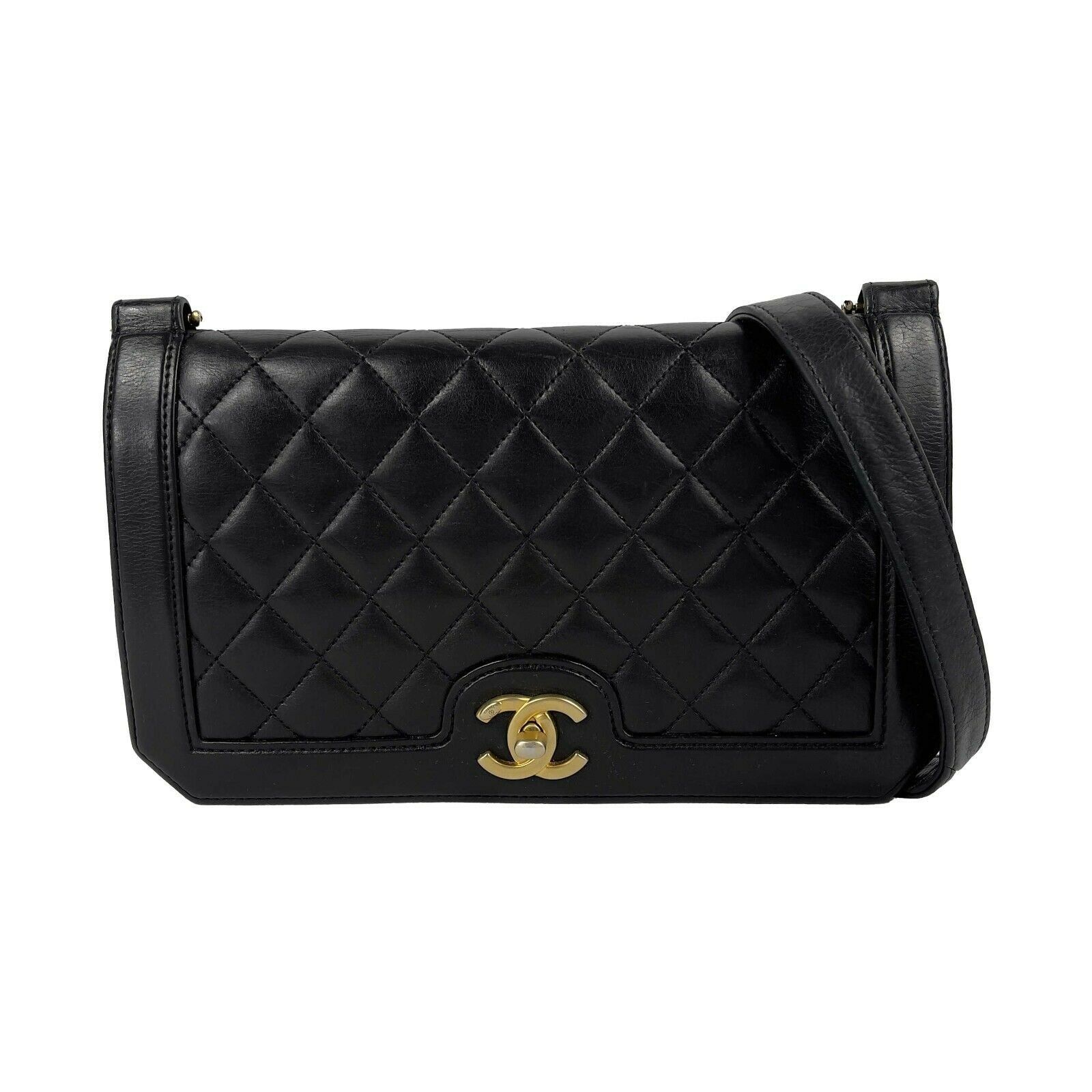 Quilted chanel crossbody discount bag