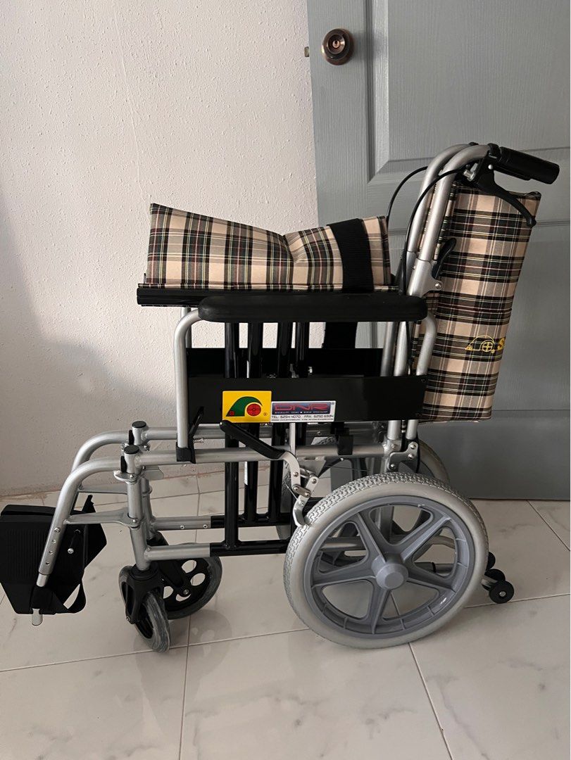 Brand New Foldable Wheelchair, Health & Nutrition, Assistive