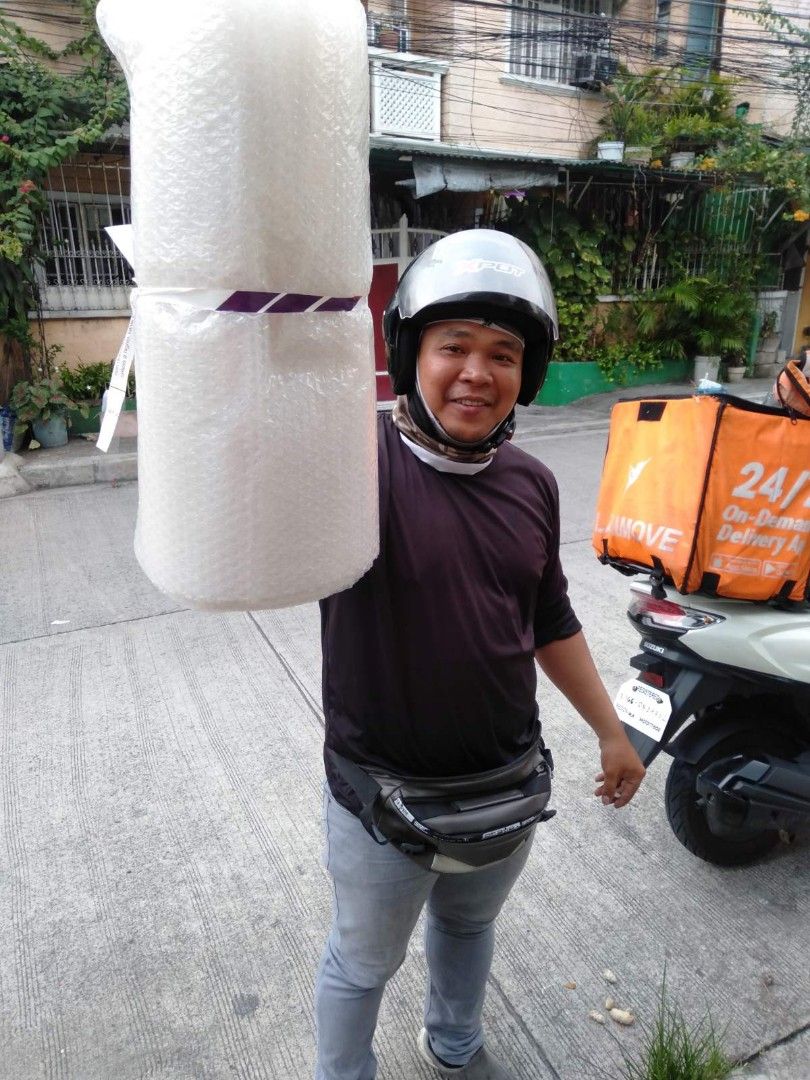 Bubble Wrap Clear (Category: Craft Supplies & Tools) located in Quezon City. Submitted by mf143 (Listing ID 1250569758, Image 2). Description: Available 20x10m- 100 40x10m- 150 Pick up Loc: Proj 7 QC.