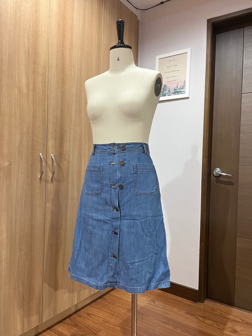 Button-down midi denim skirt