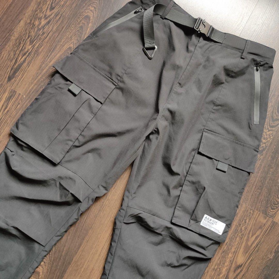 CATALOG APPAREL | Tactical Techwear Cargo Pants (Category: Activewear) located in Cebu City. Submitted by denimholic (Listing ID 1250693938, Image 2). Description: 💣Authentic Preloved Catalog Tactical Pants ▫️STYLE : Loose Fit, Cargo 6 Pockets, Belted, Front Zip Pockets, Drawstring bottom ▫️SIZE : MEDIUM W30-32in / L 30in ▫️MATERIAL / COLOR : Rhipstop, Black ▫️9.0 / 10 excellent condition.