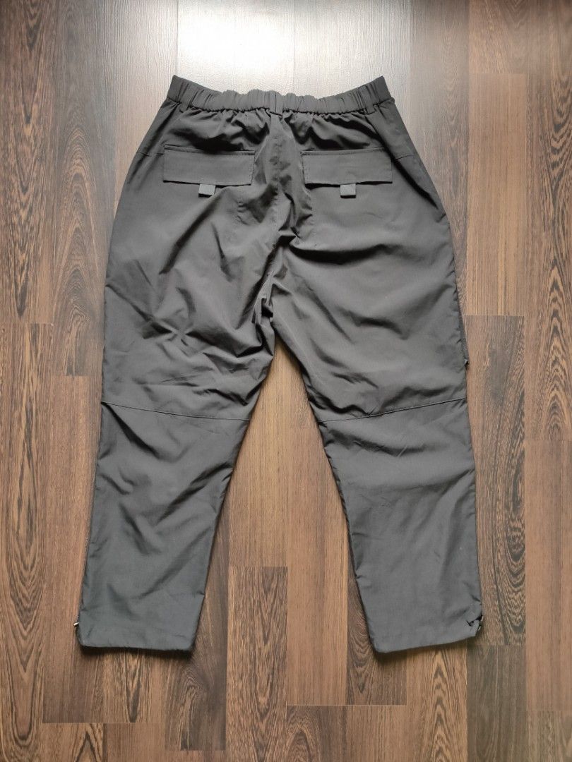 CATALOG APPAREL | Tactical Techwear Cargo Pants (Category: Activewear) located in Cebu City. Submitted by denimholic (Listing ID 1250693938, Image 3). Description: 💣Authentic Preloved Catalog Tactical Pants ▫️STYLE : Loose Fit, Cargo 6 Pockets, Belted, Front Zip Pockets, Drawstring bottom ▫️SIZE : MEDIUM W30-32in / L 30in ▫️MATERIAL / COLOR : Rhipstop, Black ▫️9.0 / 10 excellent condition.