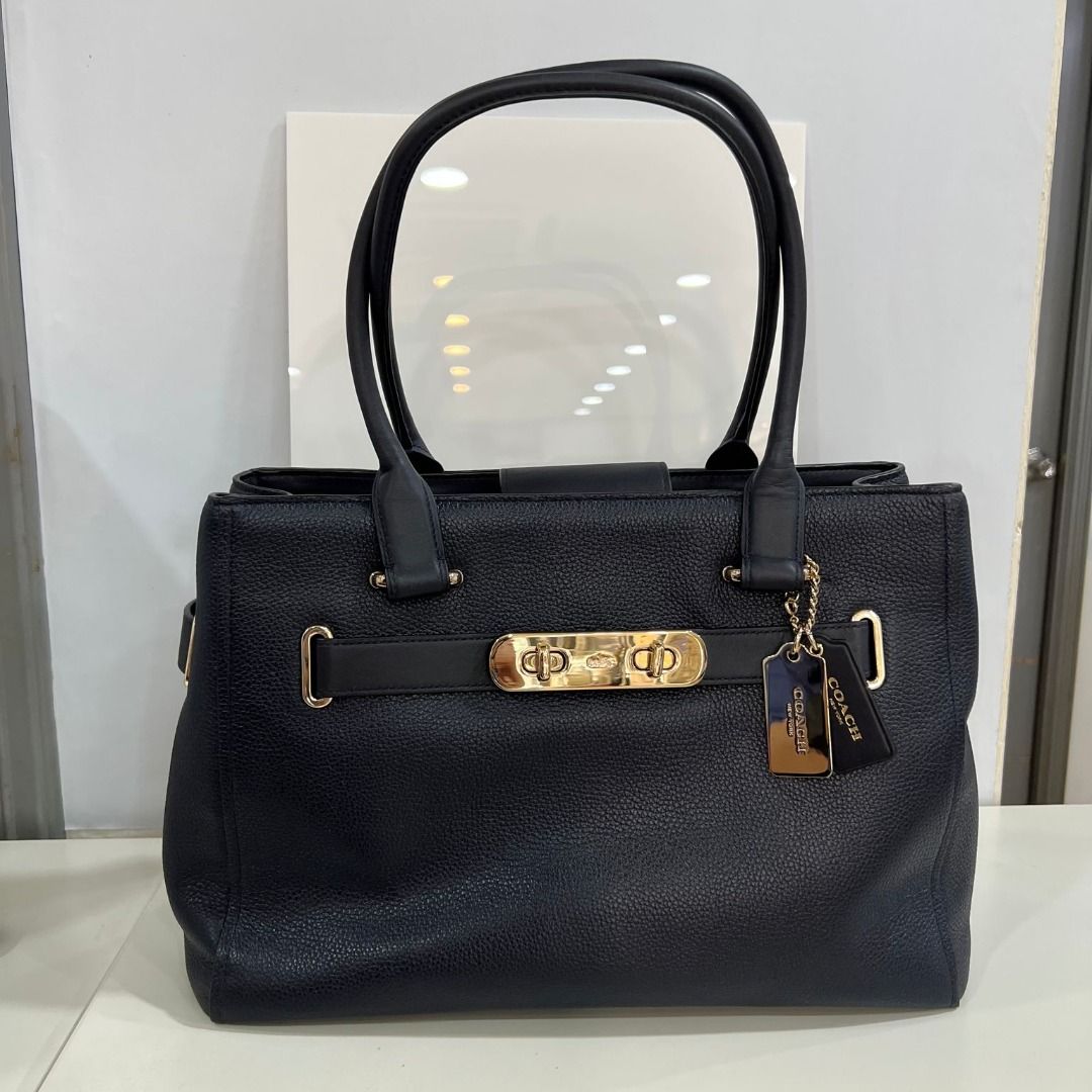 Coach Swagger Carryall in Pebble Leather Code 36488