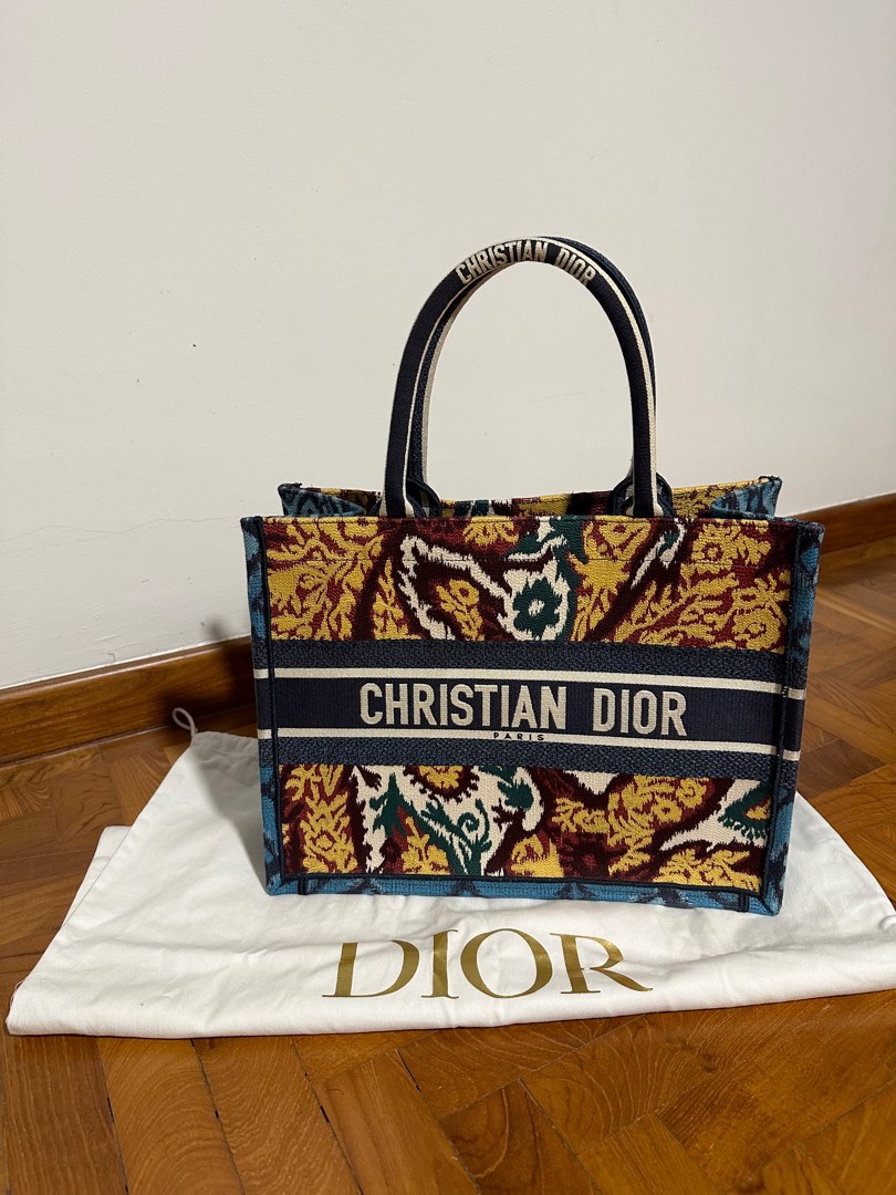 Dior Large Book Tote Bag Large Book Tote Ecru and Blue Dior Oblique  Embroidery, Luxury, Bags & Wallets on Carousell