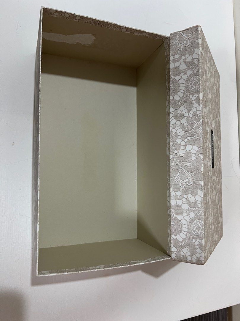 dolce and gabbana shoe box