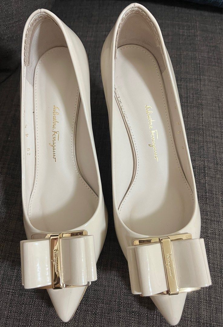 Ferragamo經典杏色跟鞋漆皮22-22.5公分, 名牌精品, 精品鞋款在旋轉拍賣