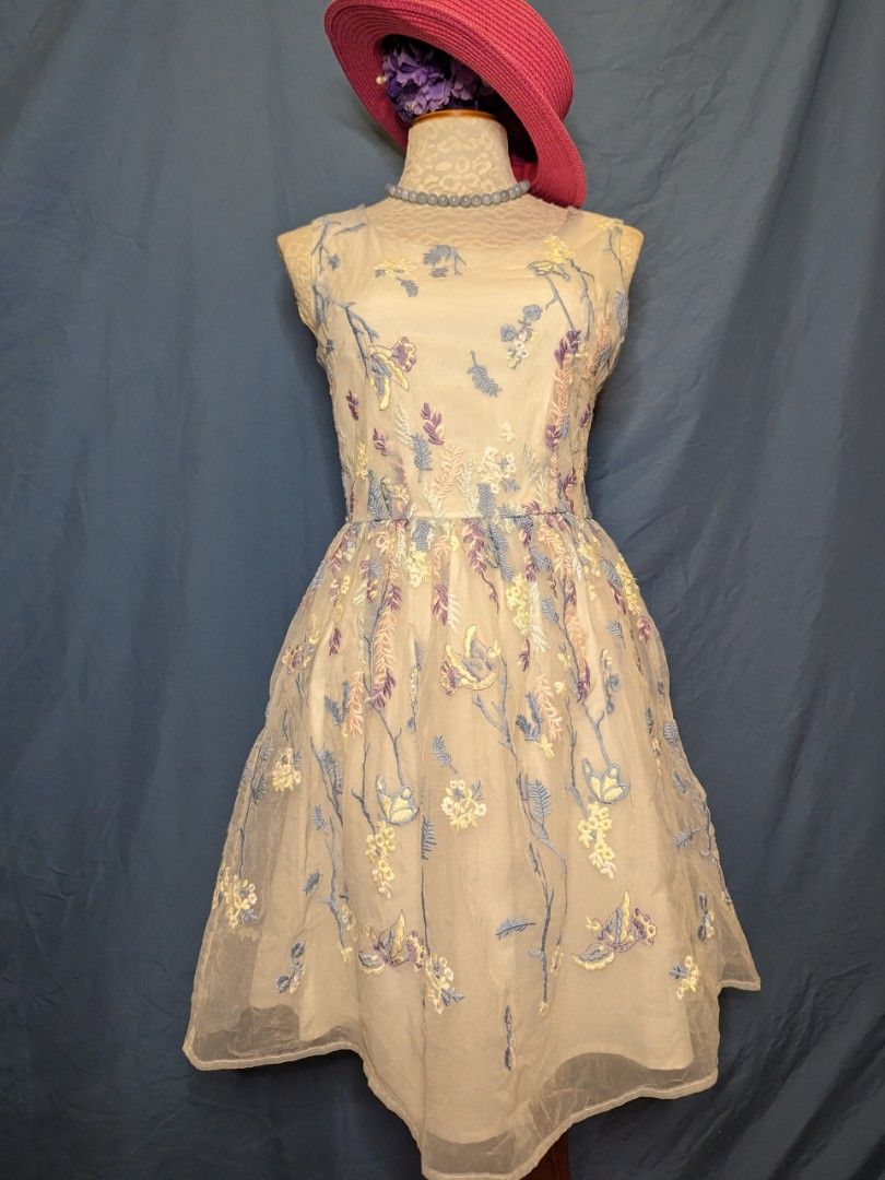 Floral embroide formal dress (Category: Dresses) located in Makati City. Submitted by itemsonsale.itemsonsale (Listing ID 1250687650, Image 2). Description: .