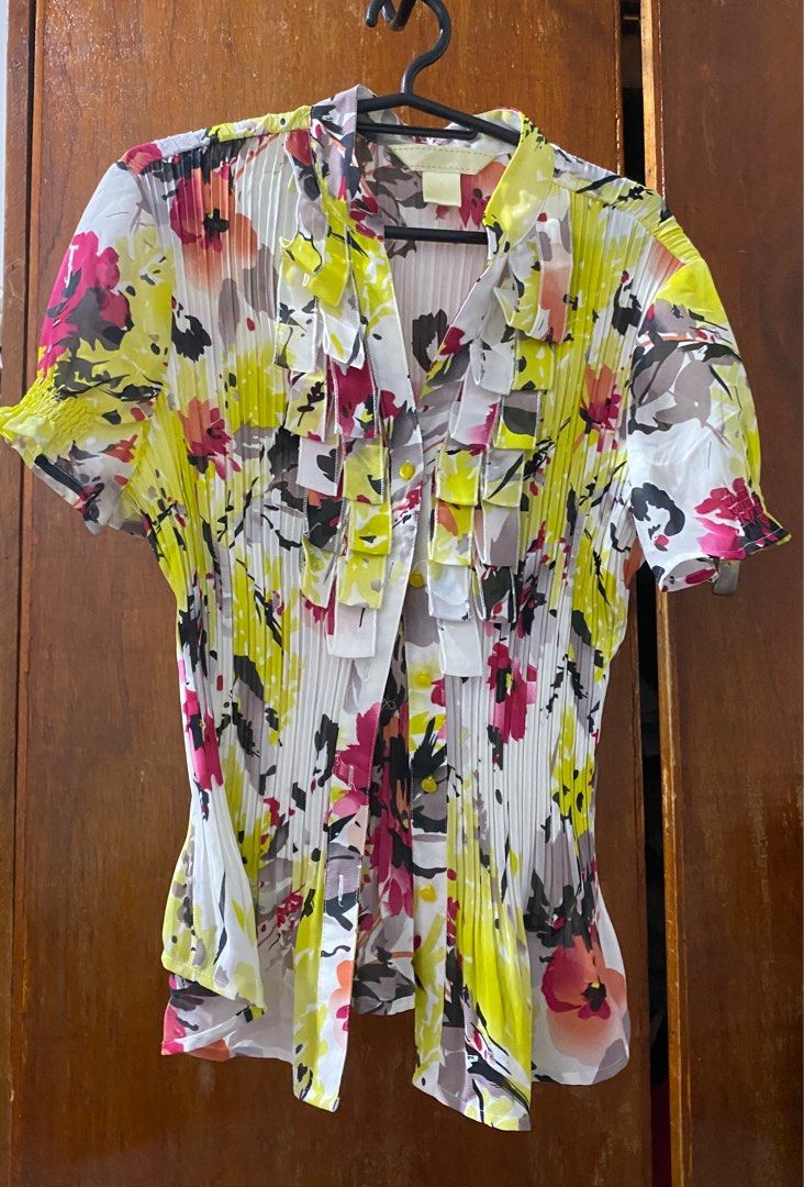 Formal blouse (Category: Blouses) located in Taguig. Submitted by triaa_ (Listing ID 1250673113, Image 1). Description: .