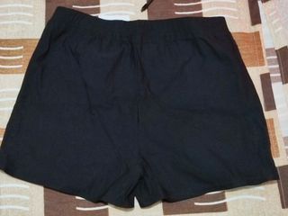 Brand new Forme Black short for Women (Large)