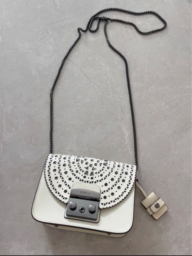 White hotsell furla metropolis
