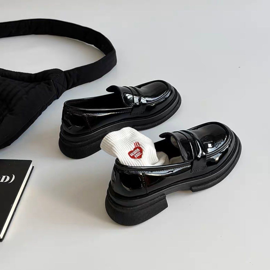 Glossy best sale black loafers