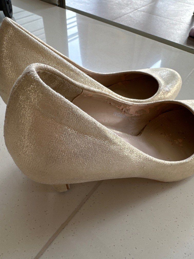 Gold heels sale size 8