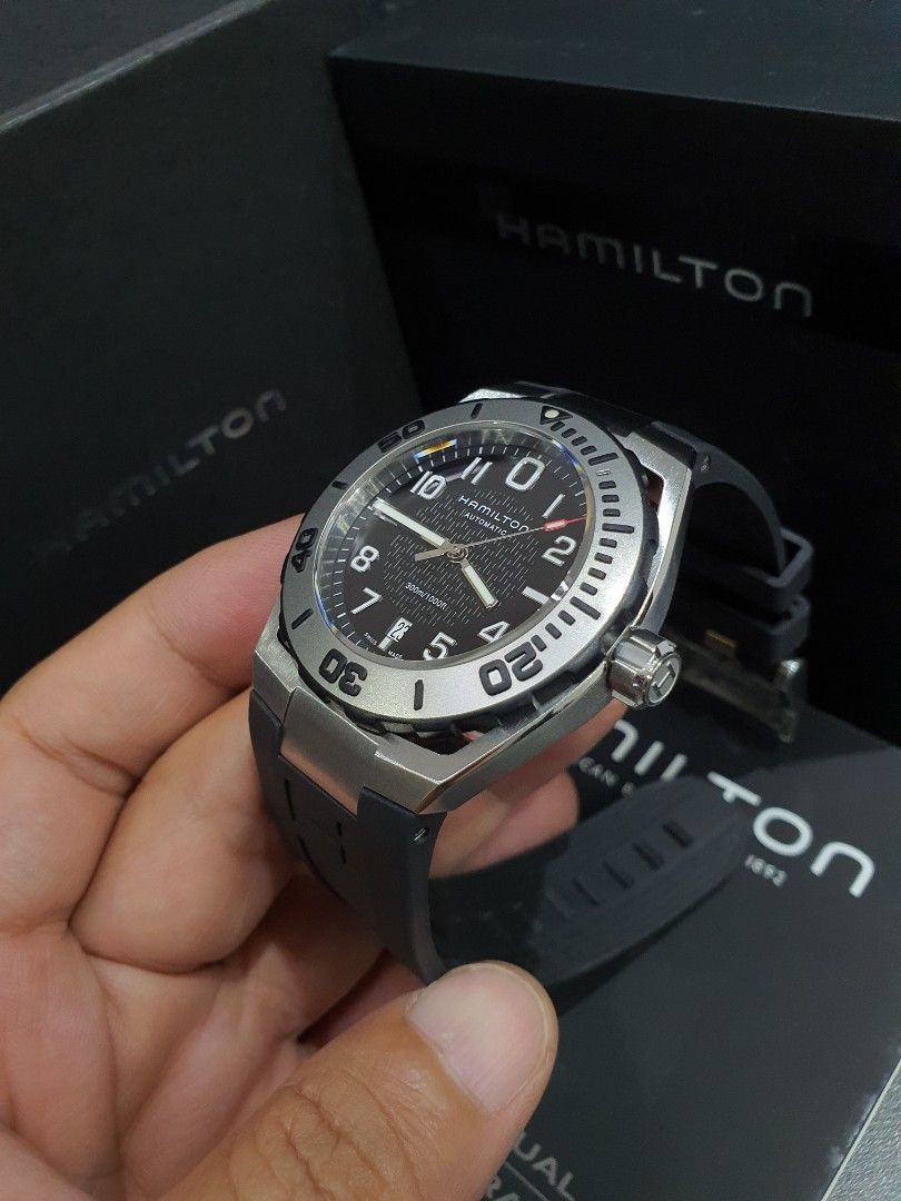 Hamilton Khaki H786150 Navy Sub Diver 300M pre owned Men s