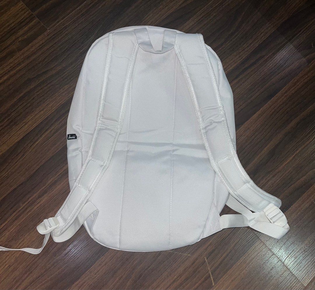 Herschel Backpack White (Category: Backpacks) located in Quezon City. Submitted by maxeny (Listing ID 1250696849, Image 3). Description: White Herschel Backpack - used only a few times - still clean and no damage PAYMENT: GCASH/MAYA SHIPPING: J&T /GRAB Dm for more inquiries ☺️.