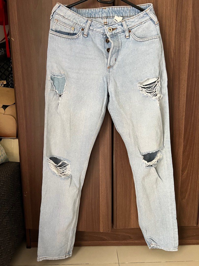 H&m ripped boyfriend jeans online