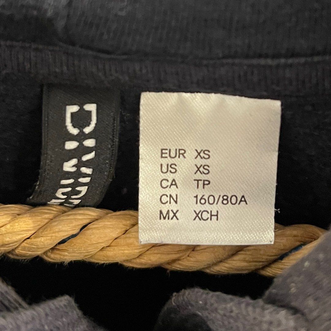 H&m manhattan on sale hoodie