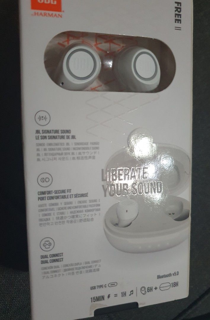 Jbl free II (Category: Earphones) located in Las Pinas. Submitted by clearancefanatic (Listing ID 1250680164, Image 3). Description: open box orig SRP is 8299 currently priced at 6224 at their official online store. still with warranty..