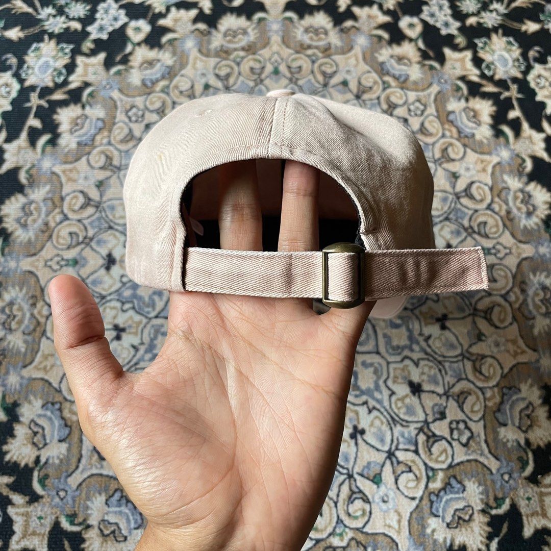 Kappa Script Logo Cap (Category: Cap & Hats) located in Kota Bharu. Submitted by twolatwo (Listing ID 1250692887, Image 3). Description: Soft pink 6 panel condition 8.5/10 refer gambar RM 20 dfod jnt Minat chat pantas.
