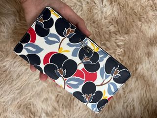 Kate Spade Large Slim Bifold Wallet, Price Negotiable. for Sale in