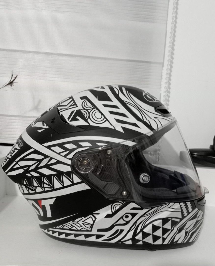 Kyt helmet store black and white