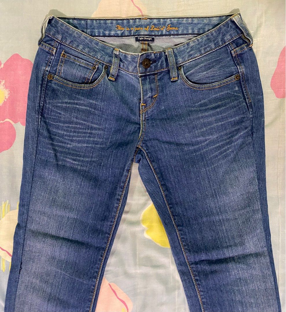 Levi’s Women’s Low Waist (Category: Jeans) located in Quezon City. Submitted by kheiO1130 (Listing ID 1250642813, Image 2). Description: Levi’s low waist tight straight Brand: Levi’s Size: W26 L32.