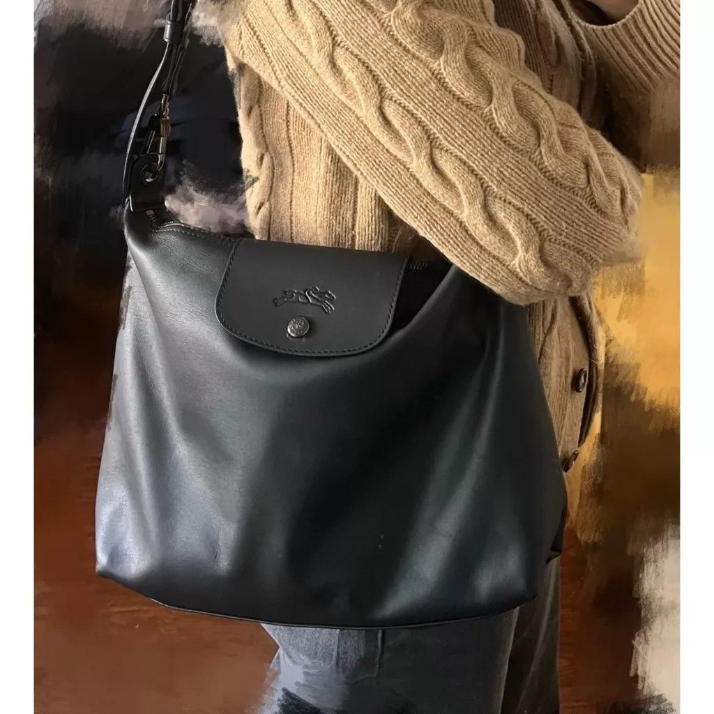 Orig/Legit Longchamp Hobo Crossbody Bag, Luxury, Bags & Wallets on Carousell