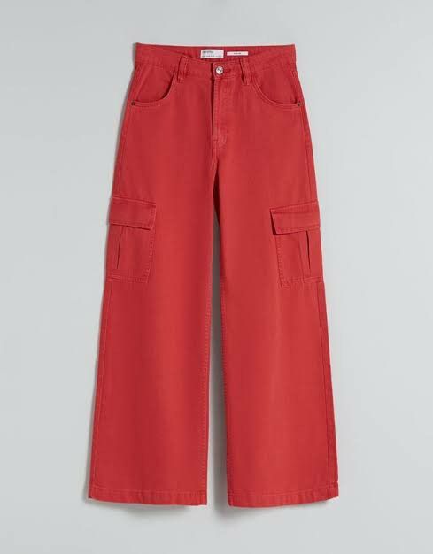 LOOKING FOR BERSHKA RED WIDE LEG CARGO PANTS on Carousell