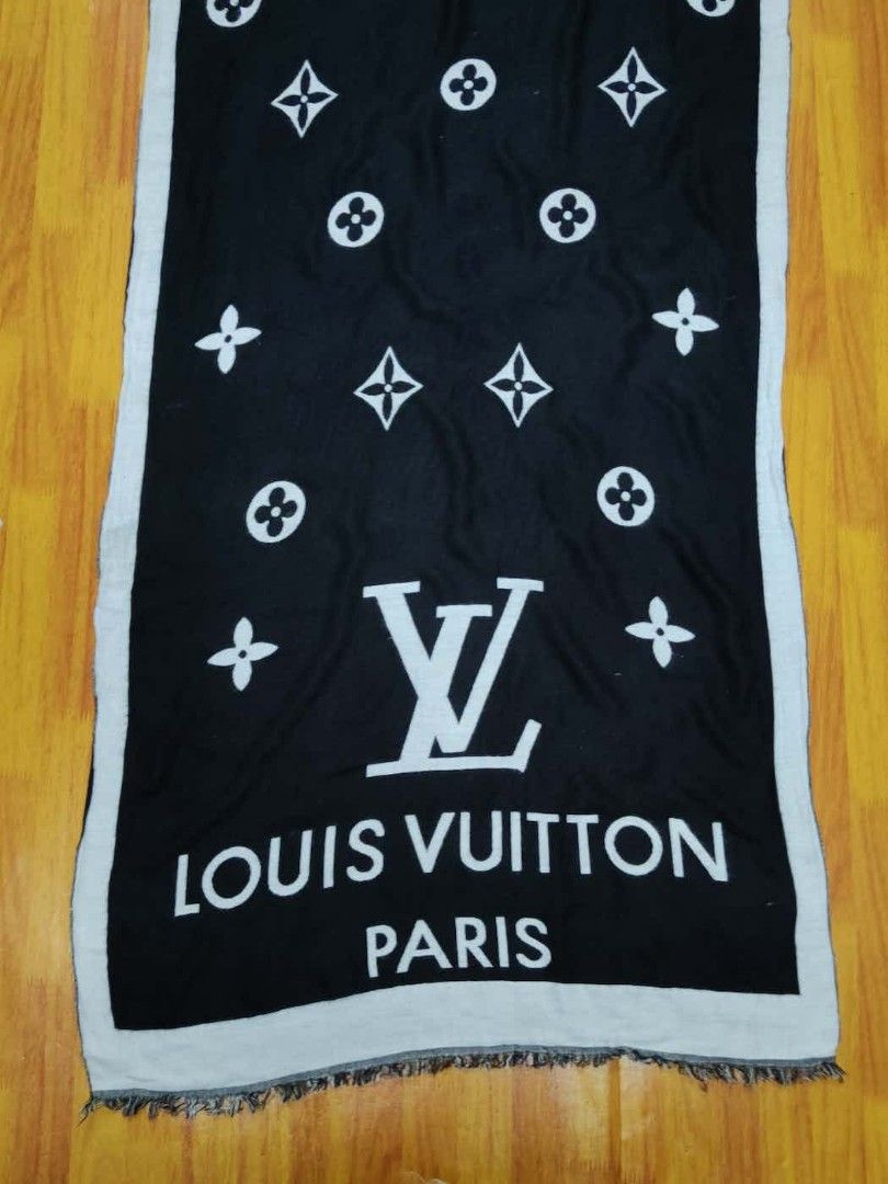 小物 Louis Vuitton Monogram Logo Big Muffler Louis Vuitton Monogram Logo Big Muffler