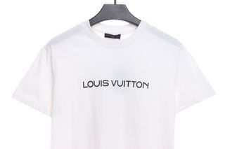 Lv 1AB7I5 Stripe Accent Monogram T-Shirt, Fesyen Pria, Pakaian , Atasan di  Carousell