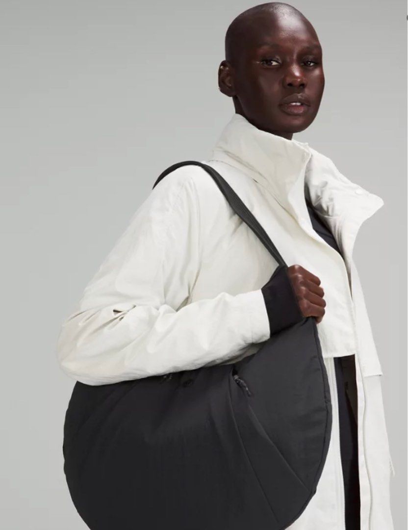 Uniqlo Round Mini Shoulder Bag vs. Lululemon Pleated Shoulder Bag, First  Impressions