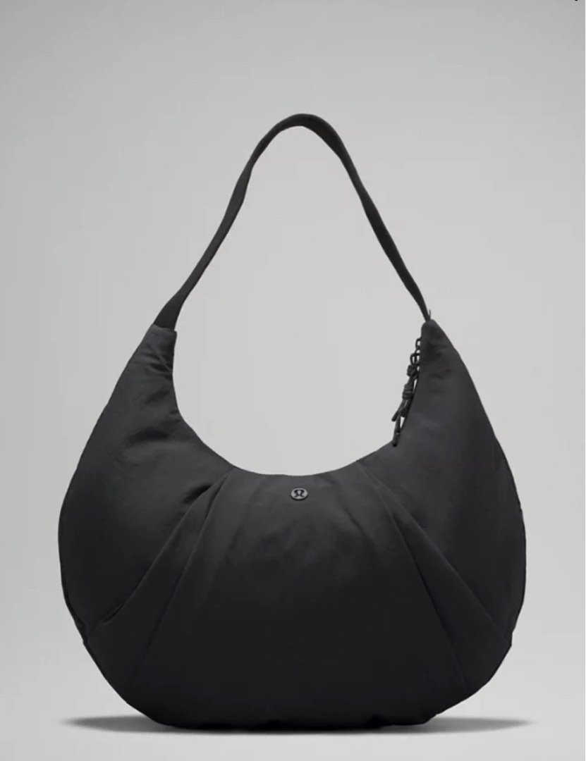 Uniqlo Round Mini Shoulder Bag vs. Lululemon Pleated Shoulder Bag, First  Impressions