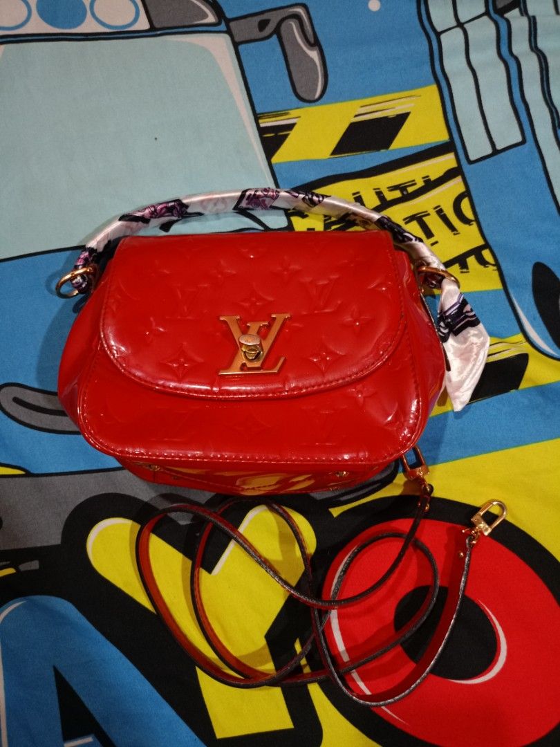 Beg LV Kulit Original, Women's Fashion, Bags & Wallets, Purses & Pouches on  Carousell